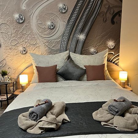 Oreo Apartman Eger Bagian luar foto
