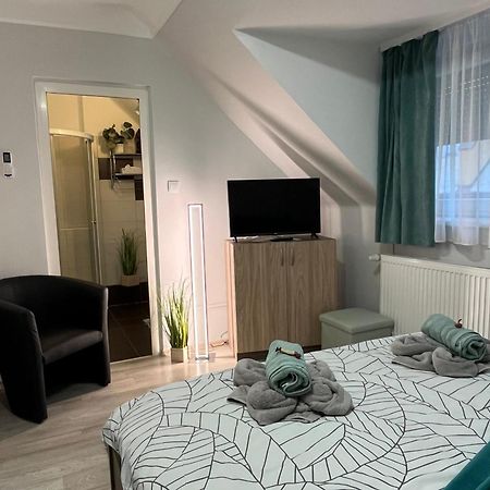 Oreo Apartman Eger Bagian luar foto