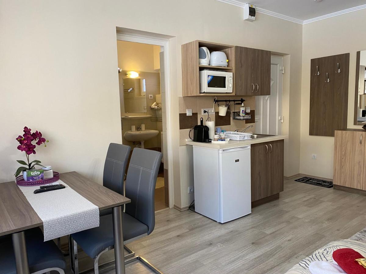 Oreo Apartman Eger Bagian luar foto