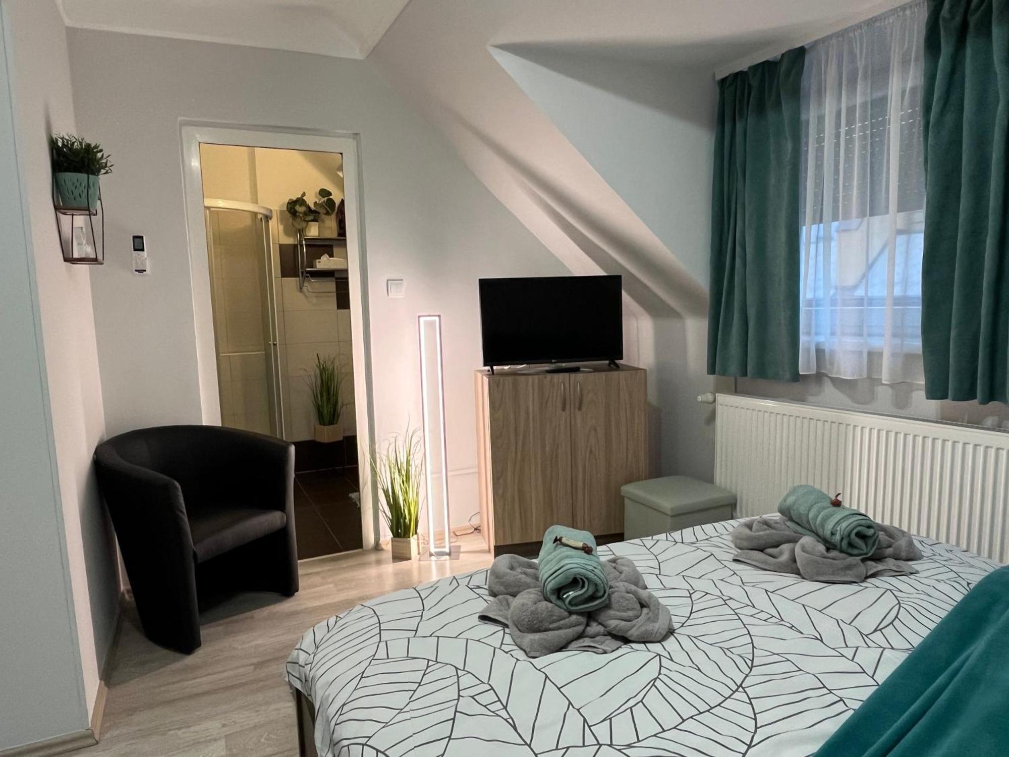 Oreo Apartman Eger Bagian luar foto