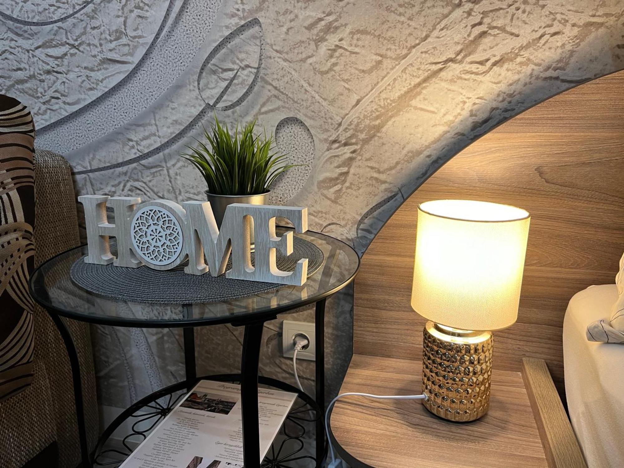 Oreo Apartman Eger Bagian luar foto