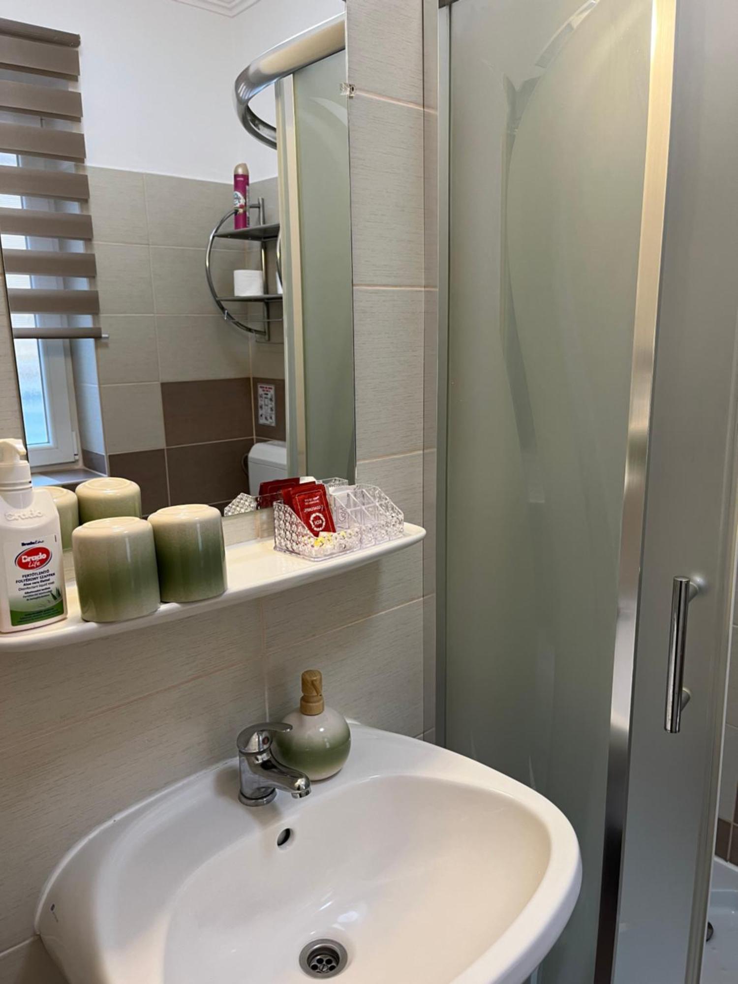 Oreo Apartman Eger Bagian luar foto